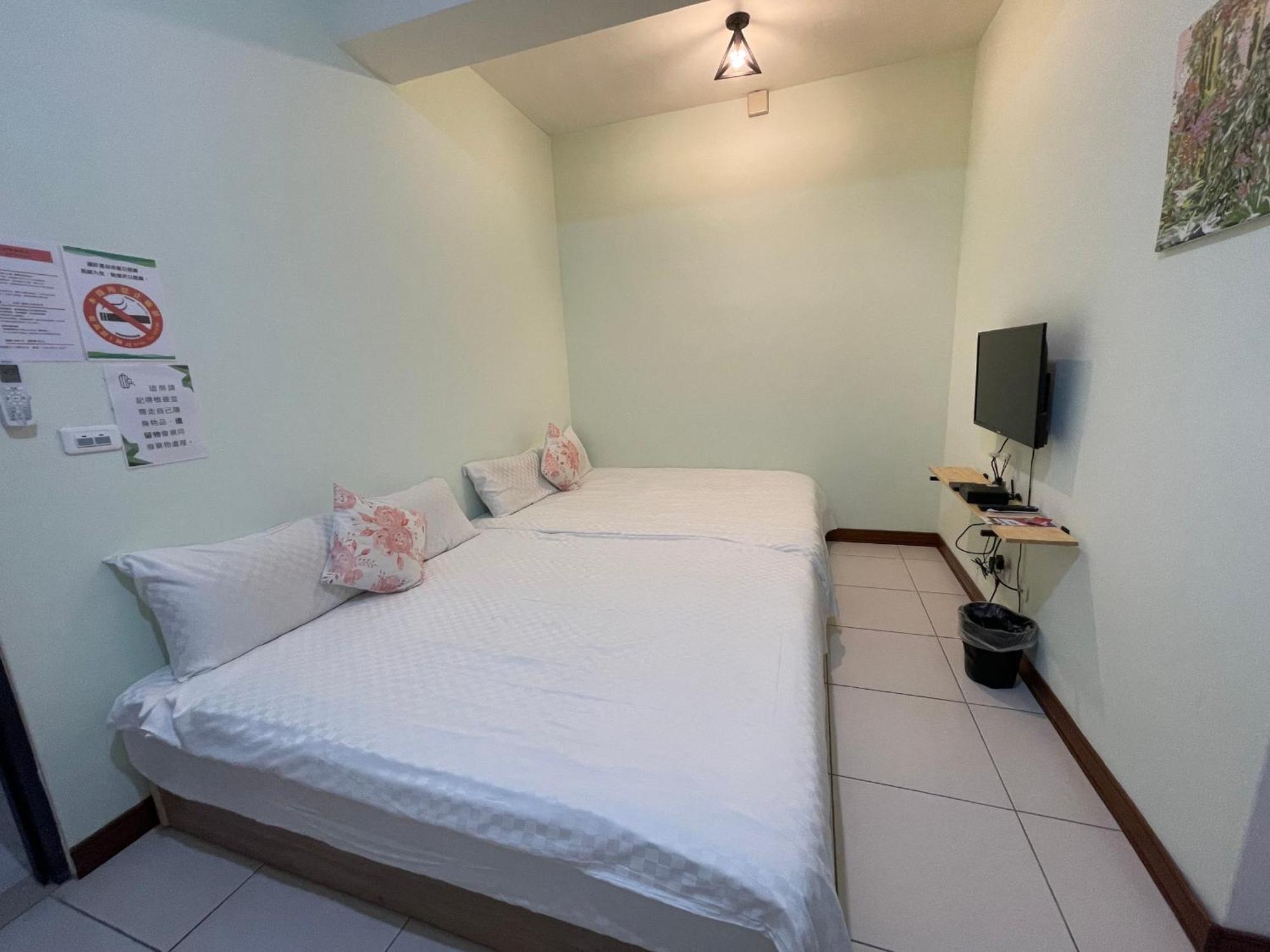 二街窩窩電梯民宿花蓮車站東出口second Street Nest Hostal Хуалиен Сити Стая снимка